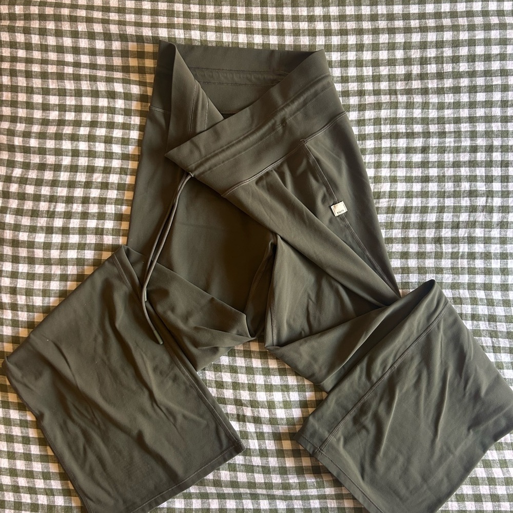 Vuori Women’s Wide Leg Pants Aspen Green